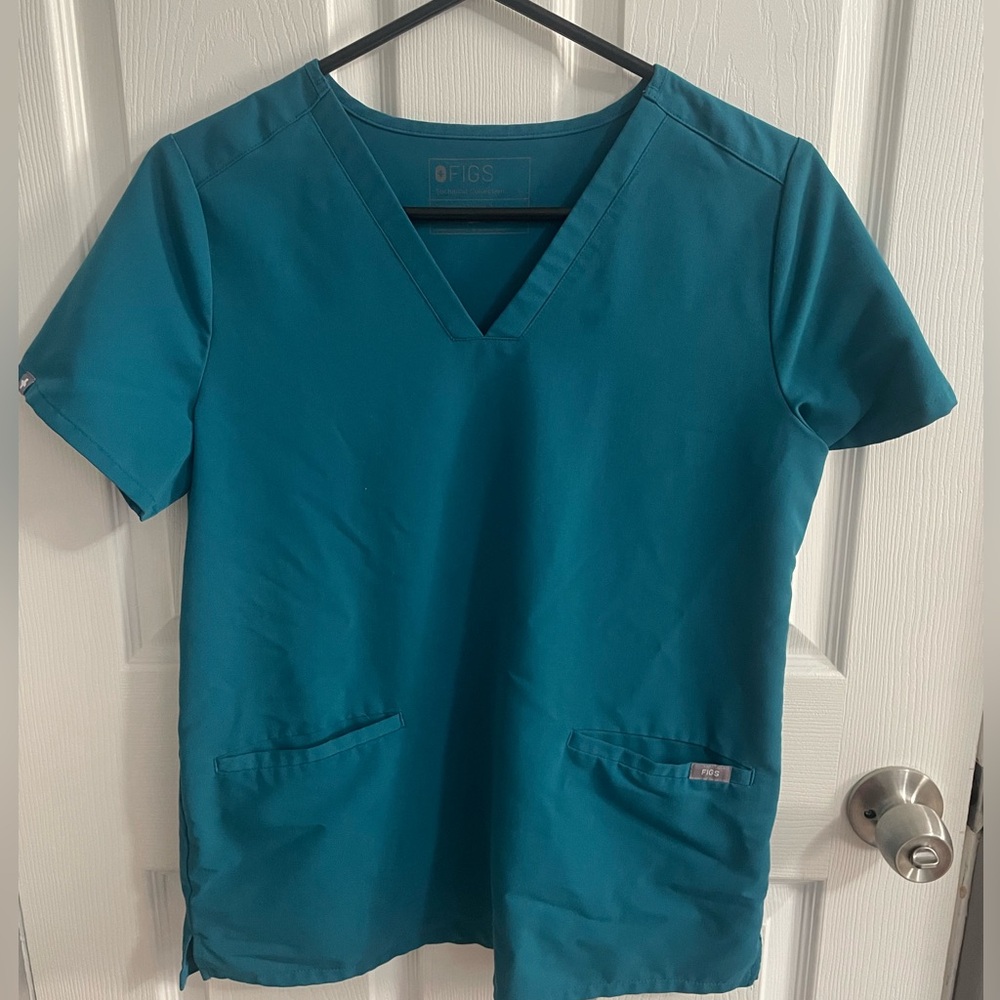 Women’s Figs brand Casma three pocket scrub top Pacific Blue PO 2133